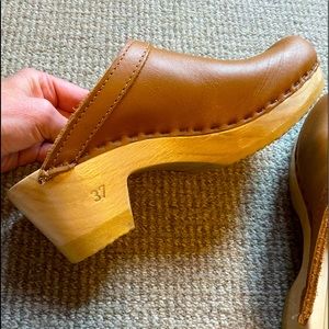 No 6 brand clogs- GORGEOUS!